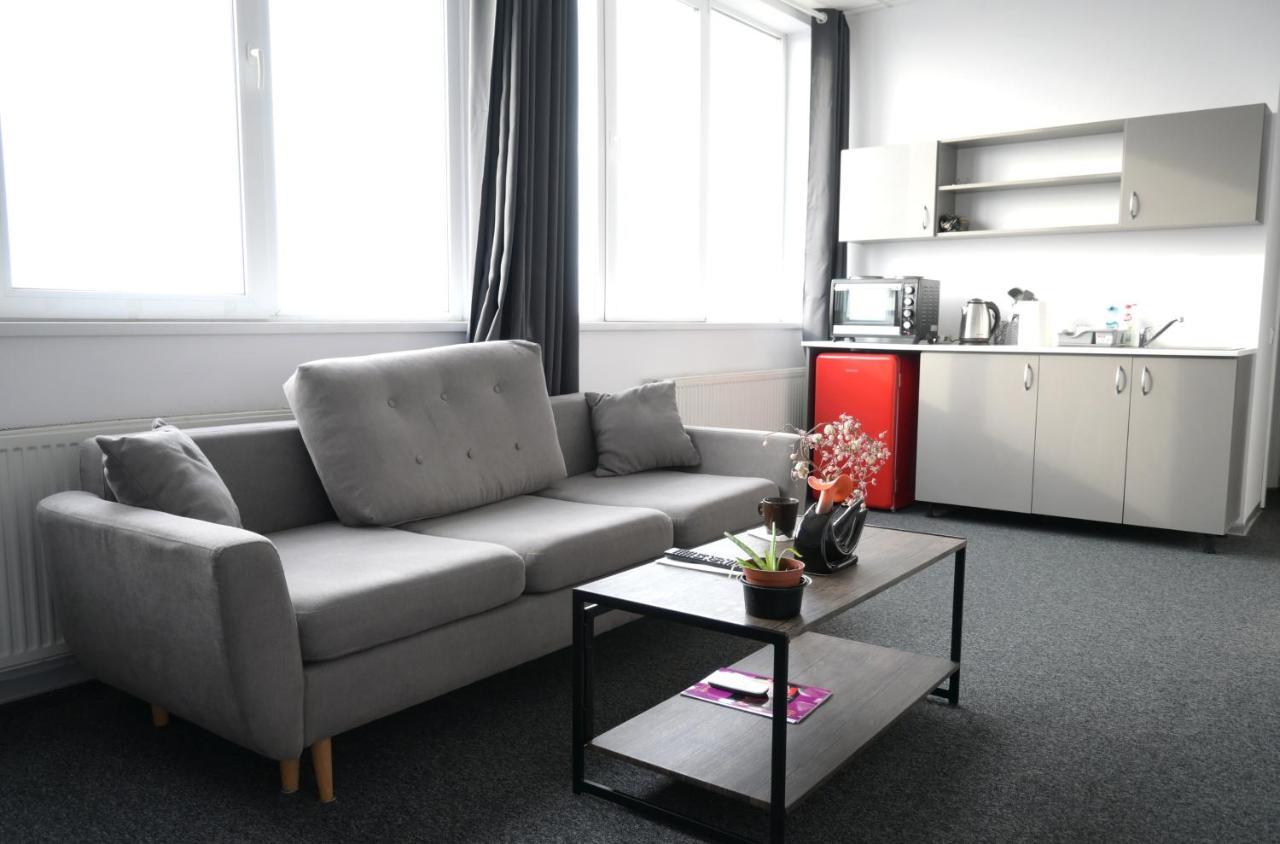 Luana Airport Apartments #9 Отопени Екстериор снимка