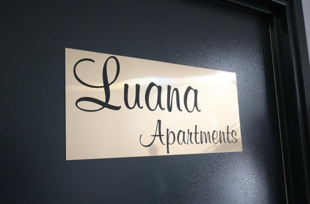 Luana Airport Apartments #9 Отопени Екстериор снимка